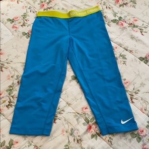 Nike Woman Pro Combat Compression Tights.